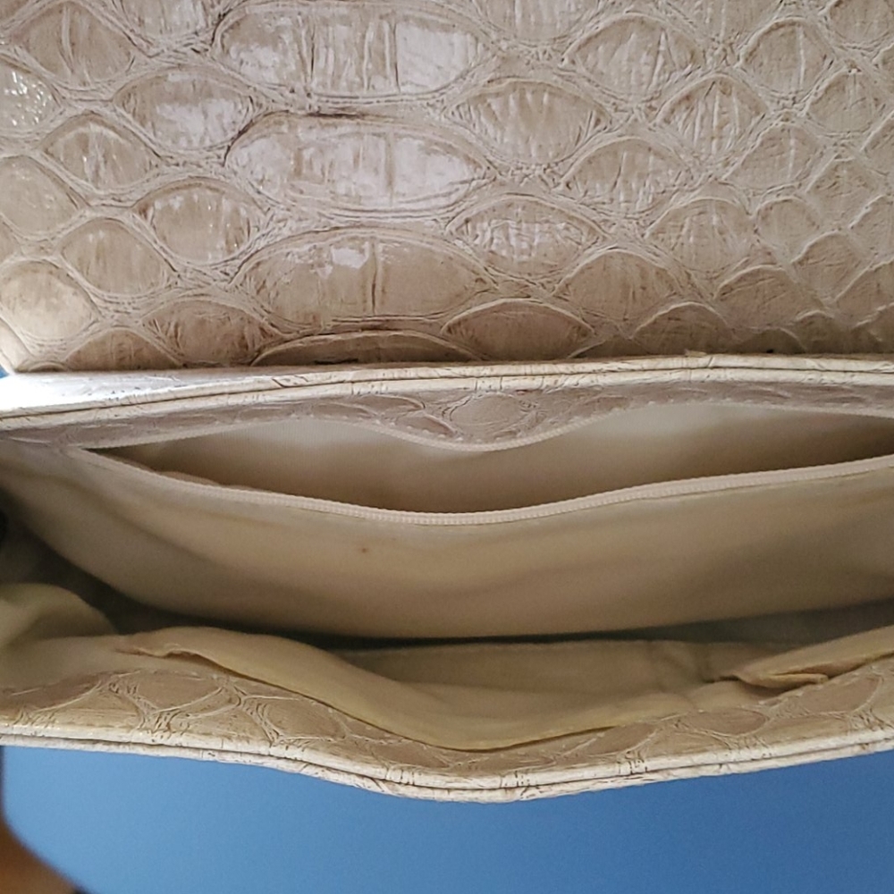 Handbag - Picture 5 of 8
